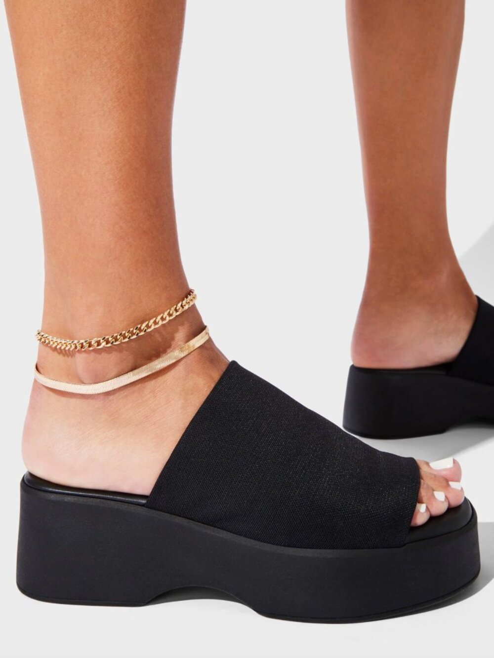 Steve Madden Slinky30 Black Platform Sandal - US 10
